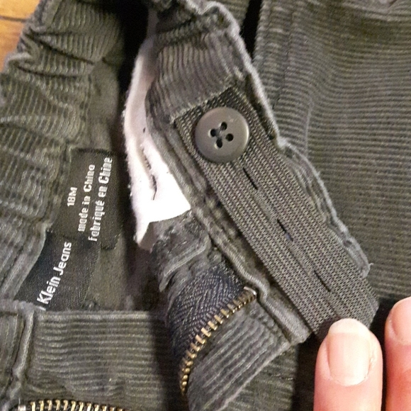 Size 18M grey Calvin Klein Baby cordaroys - Picture 6 of 7